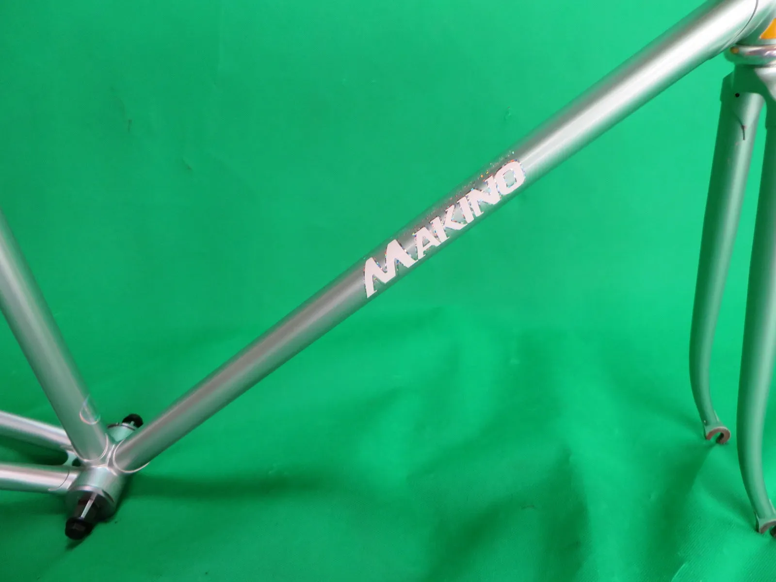 Makino // Ice Green / Silver Metallic Fade // 50cm