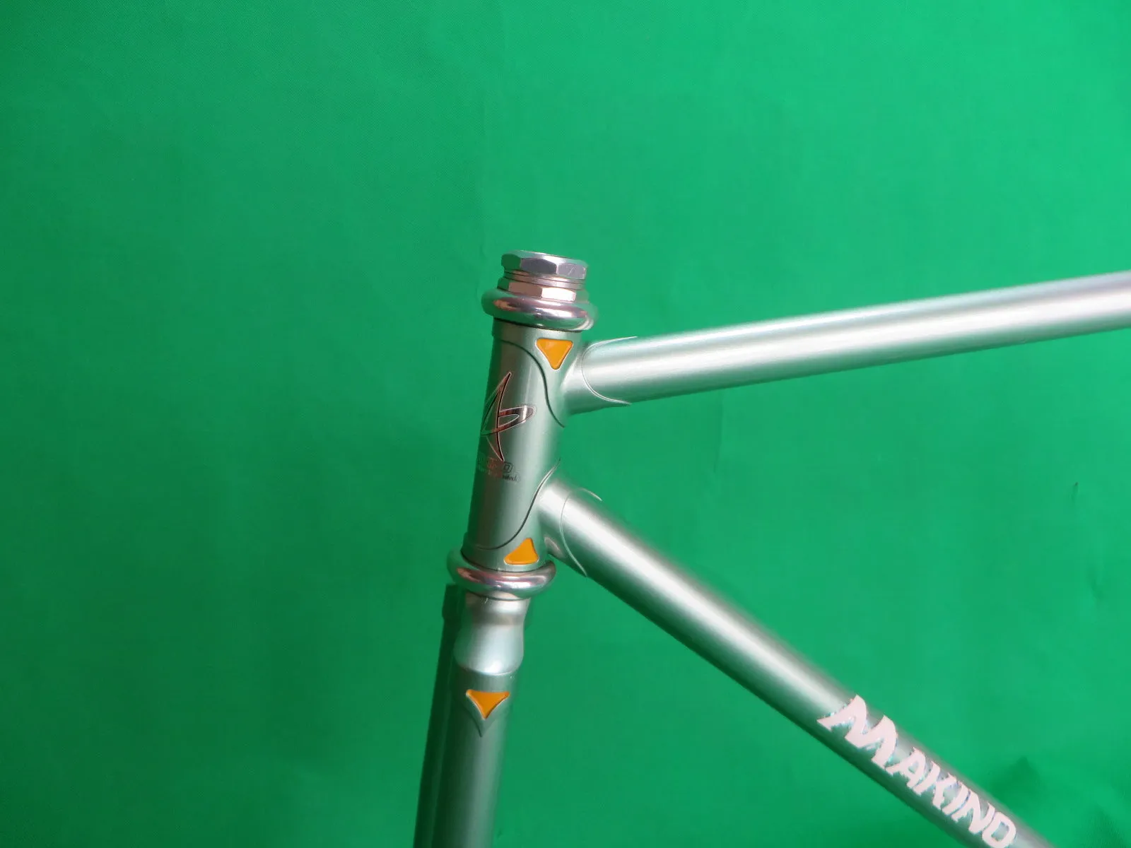 Makino // Ice Green / Silver Metallic Fade // 50cm