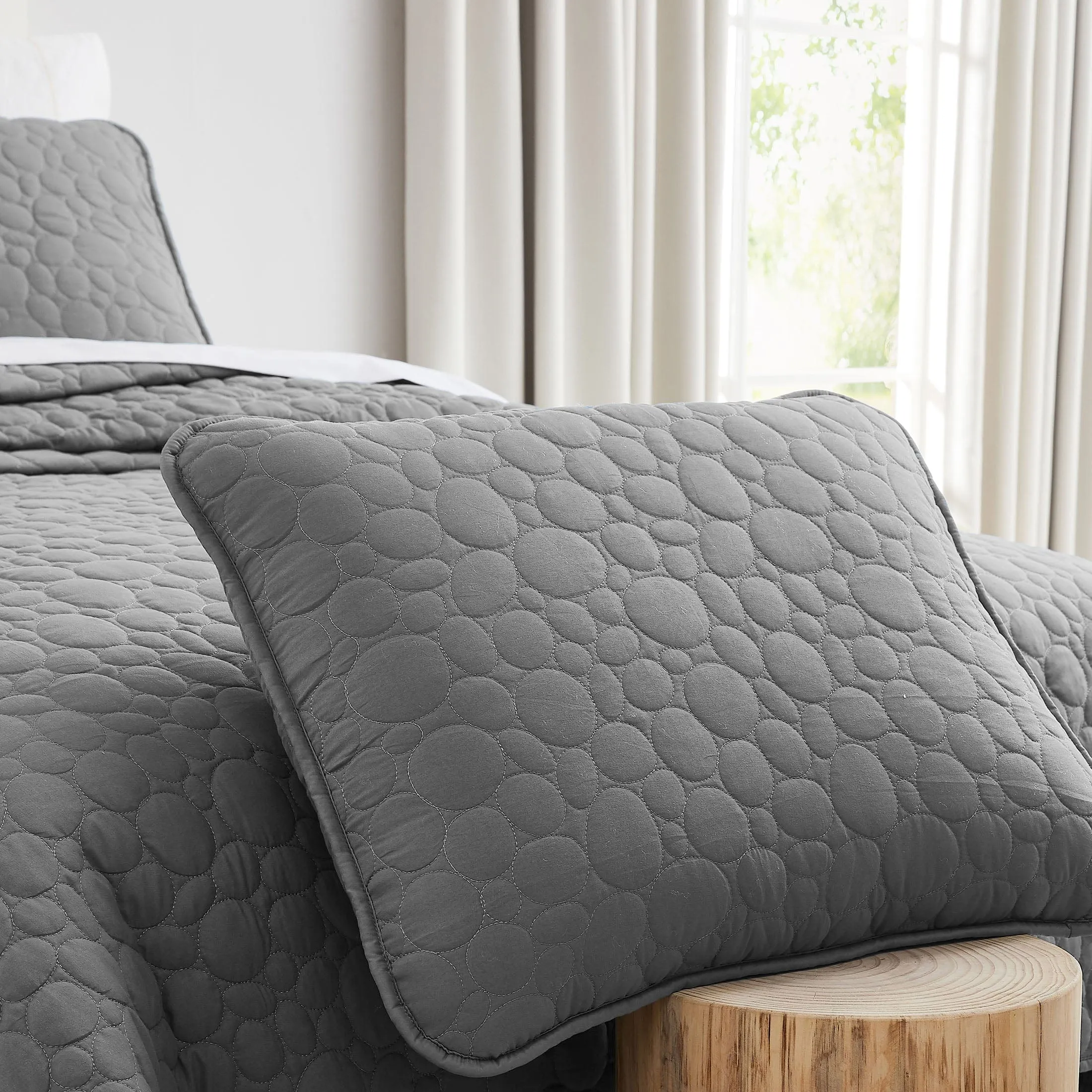 Pebbles Oversized Quilt Set